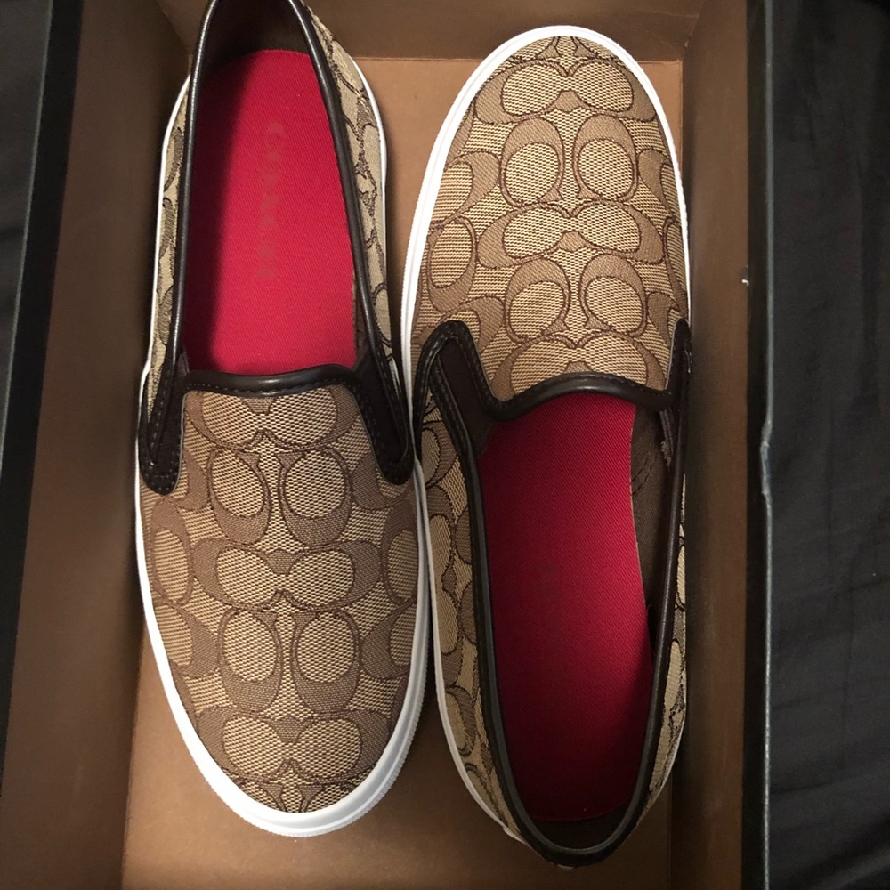 Shoes - Picture 3 of 6